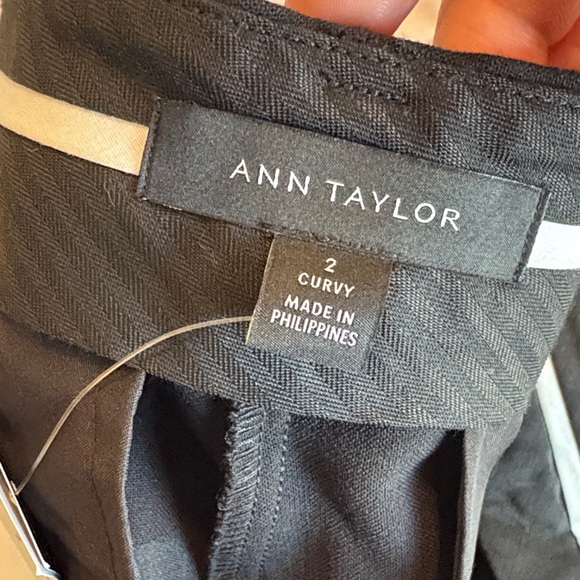 Ann Taylor Sophia mid rise Black Dress Pants size 2 curvy - Picture 2 of 3